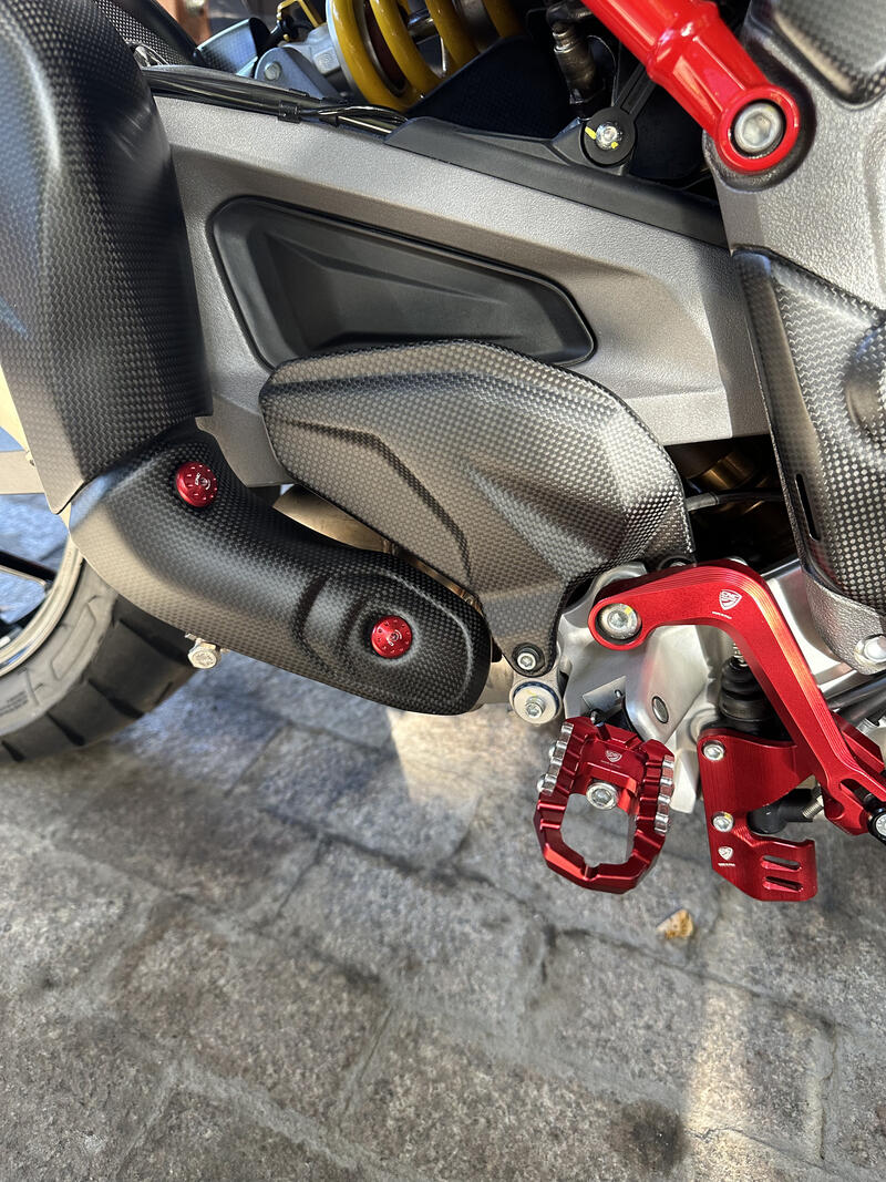 Exhaust lower pipes heat guard in carbon for Ducati Multistrada V4 MY2025