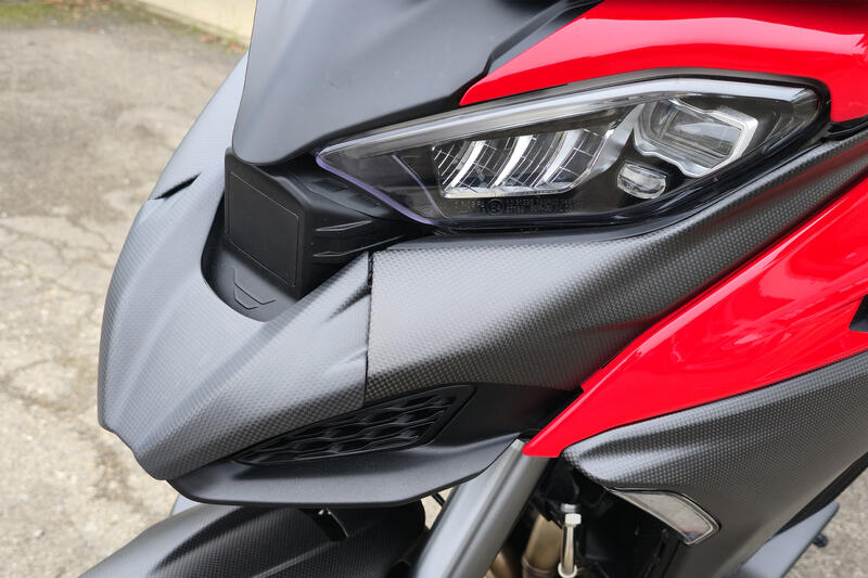 Air conveyor upper cover in carbon for Ducati Multistrada V4 MY2025