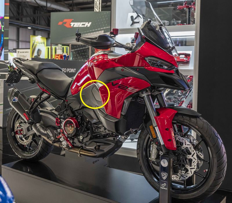 Right side flap in carbon for Ducati Multistrada V2 MY2025
