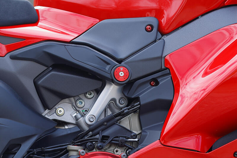 Fuel tank side covers Ducati Panigale V4 and Streetfighter V4 MY2025 - Carbon