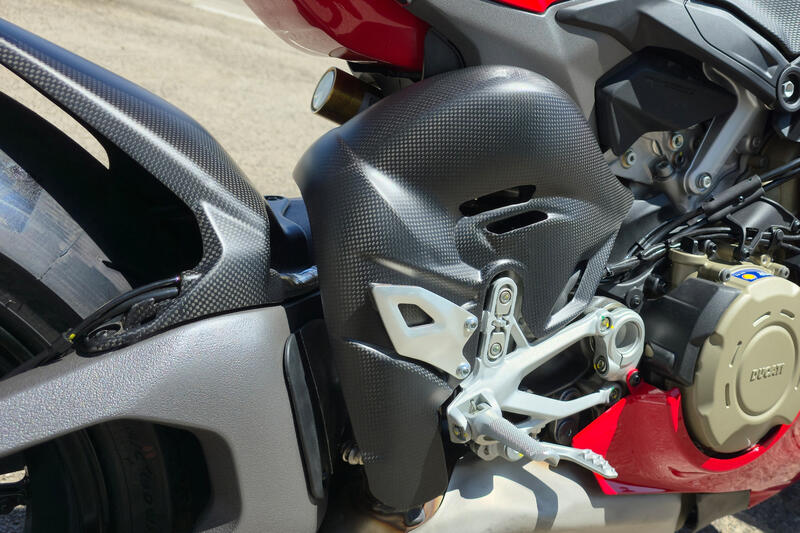 Paracalore collettori Ducati Panigale V4 in carbonio