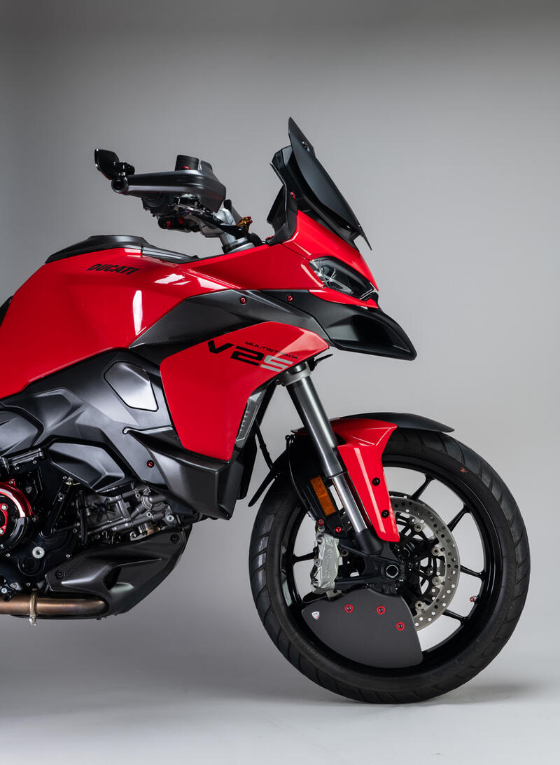 GP Ducts EVO &ndash; Raffreddamento Freni in Carbonio Opaco per Ducati Multistrada V2 MY2025