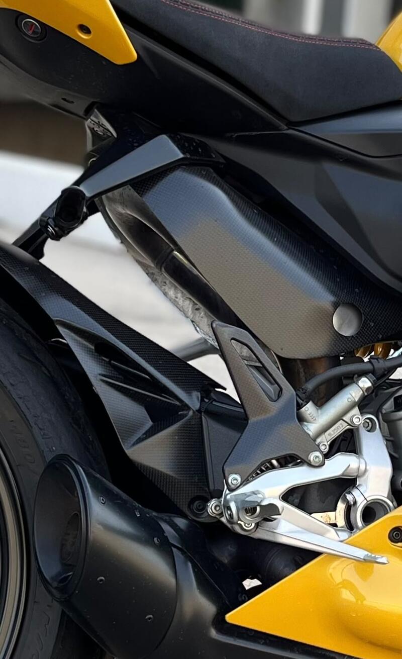 exhaust heat guard made from matte carbon for Ducati Panigale and Streetfighter