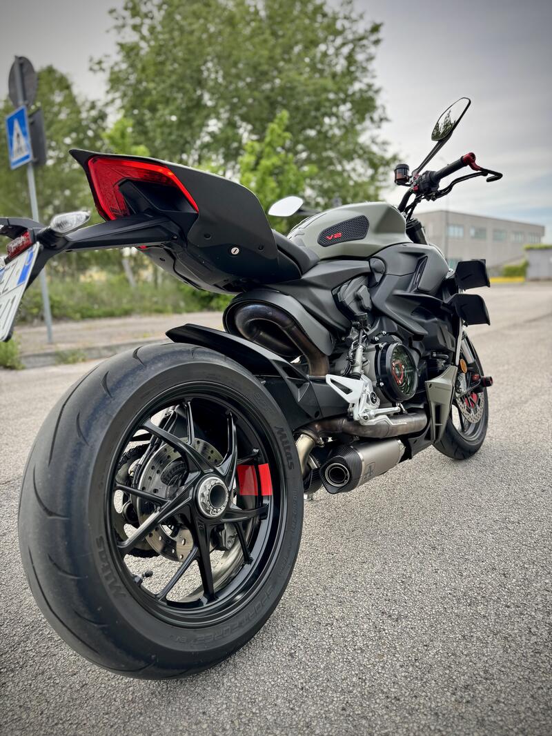 exhaust heat guard made from matte carbon for Ducati Panigale and Streetfighter