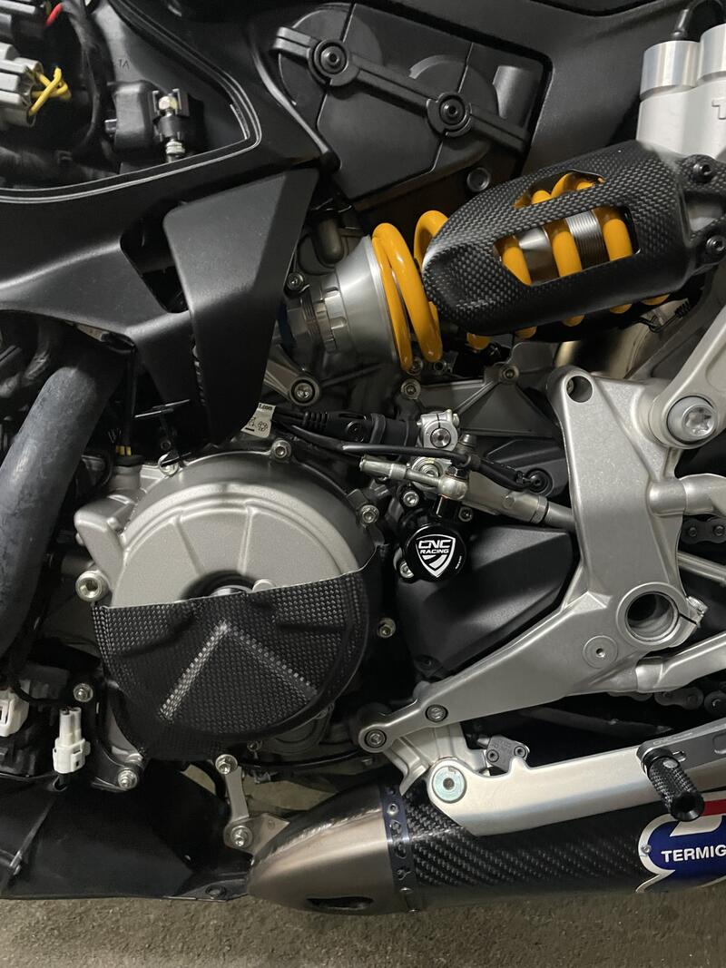 Generator cover carbpon for Ducati Panigale