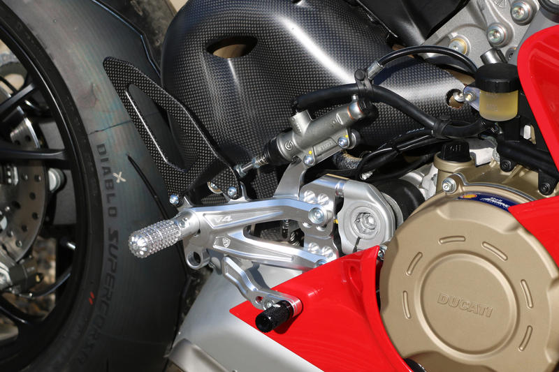 Paratacchi per pedane pilota Ducati Panigale V4 - carbonio