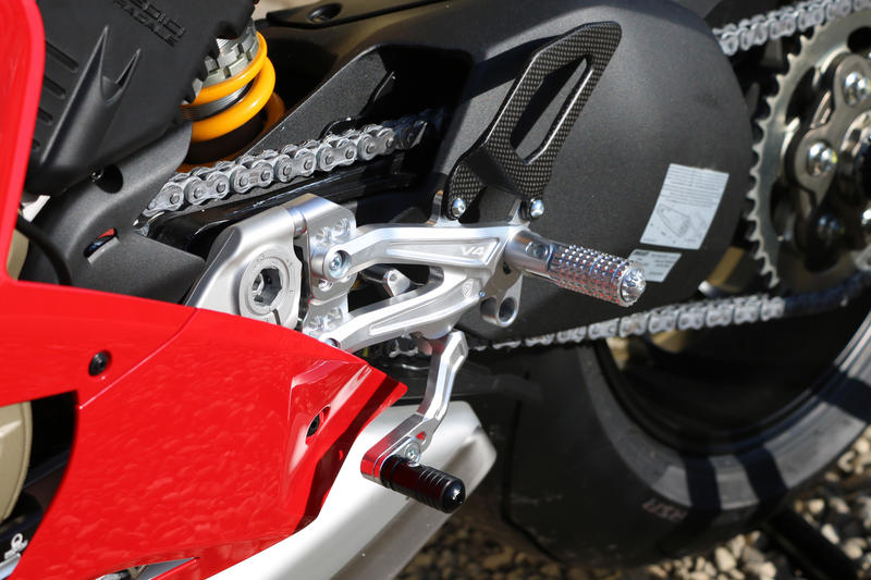 Paratacchi per pedane pilota Ducati Panigale V4 - carbonio