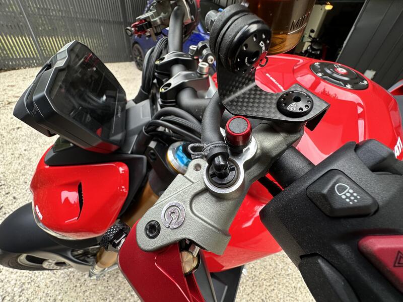 Front brake and clutch oil tank brackets - matt carbon