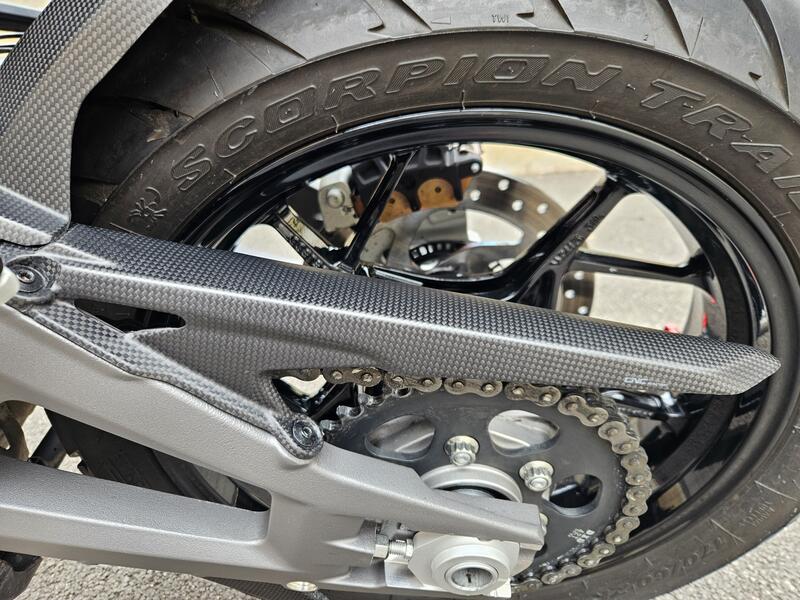 Protezione catena superiore Ducati Multistrada V4 in carbonio