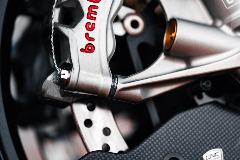 FRONT BRAKE CALIPER SPACERS KIT