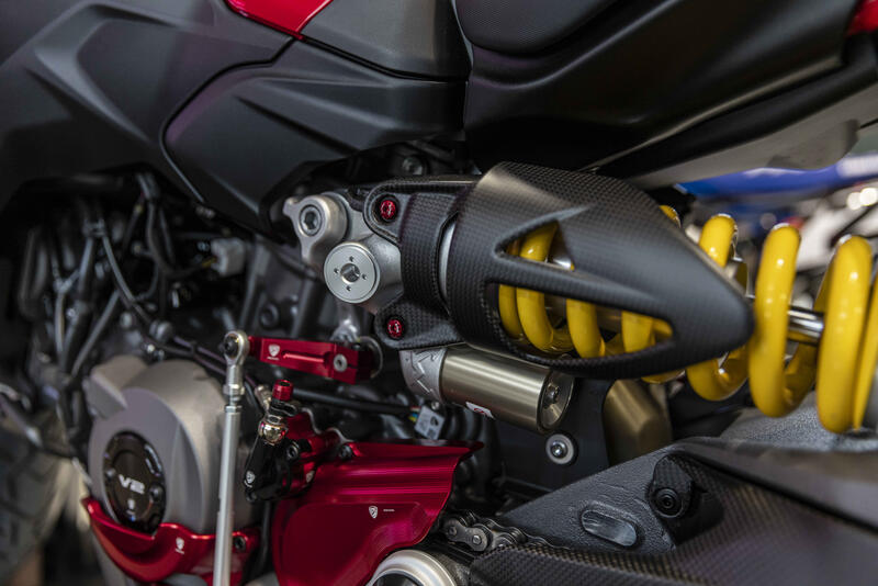 Rear shock-absorber guard in carbon for Ducati Multistrada V2 MY2025
