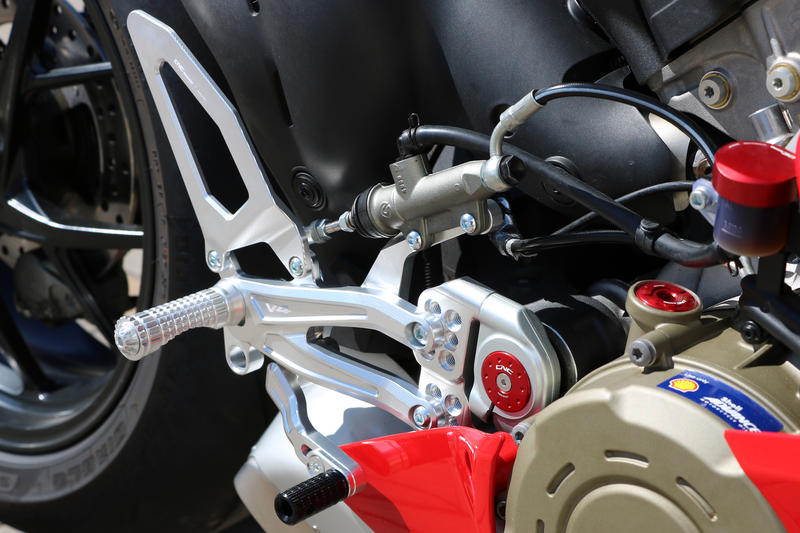Pedane regolabili Ducati Panigale V4 - EASY Silver