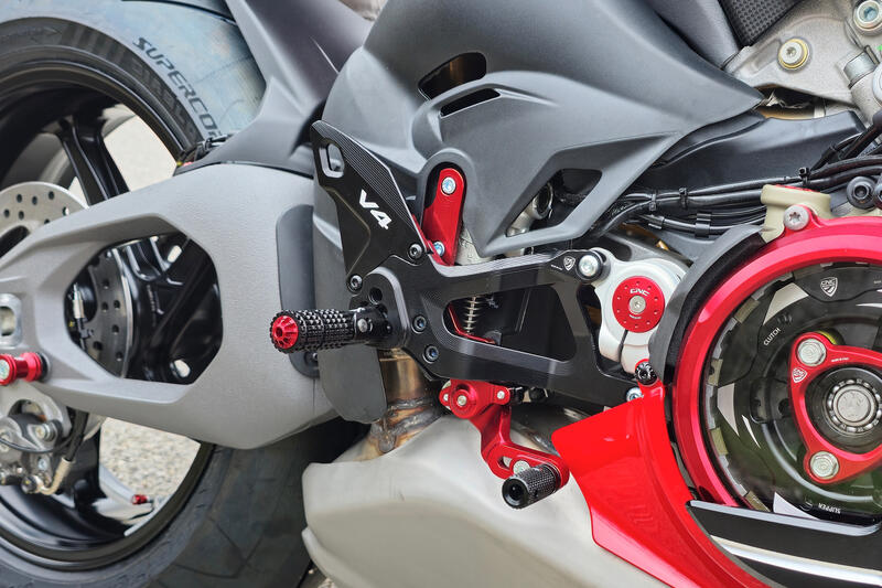 Pedane regolabili Ducati Panigale V4 Black/Red