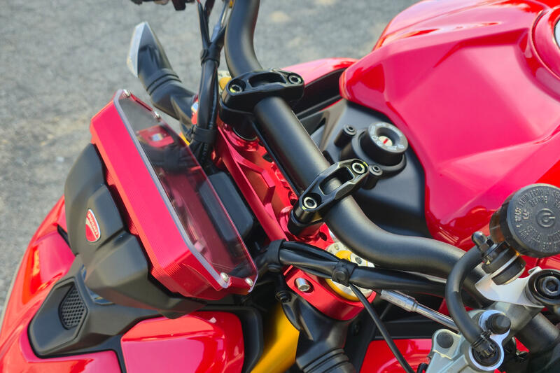 Dashboard cover Ducati Panigale V2, Streetfighter V2, Hypermotard V2 MY2025-26 Red